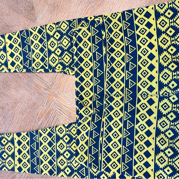 Lularoe Tall & Curvy leggings Blue/Green print waist 34” stretchy - Picture 3 of 5